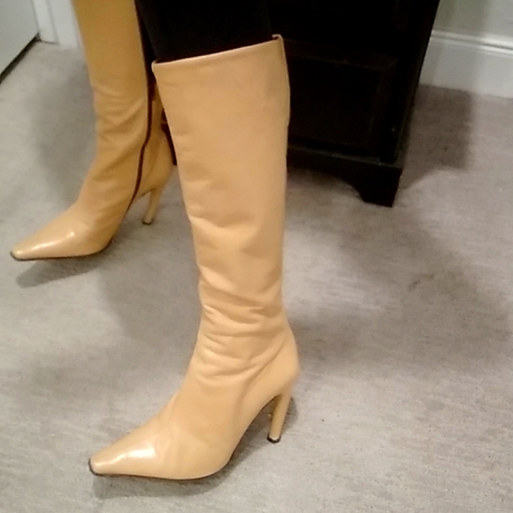 Guess Leather Boots - Picture 2 of 8